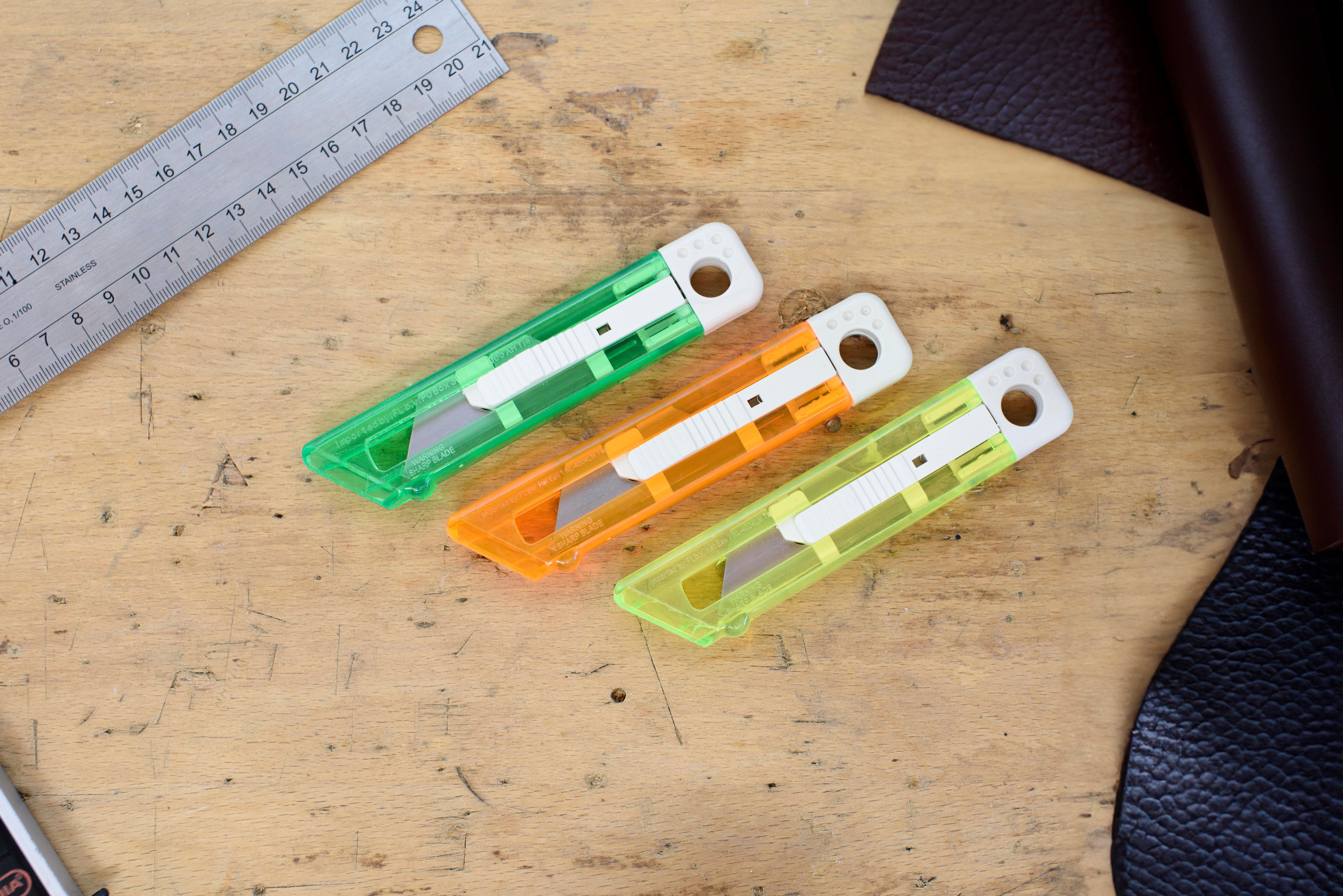 Cutter en plastique translucide Griffin