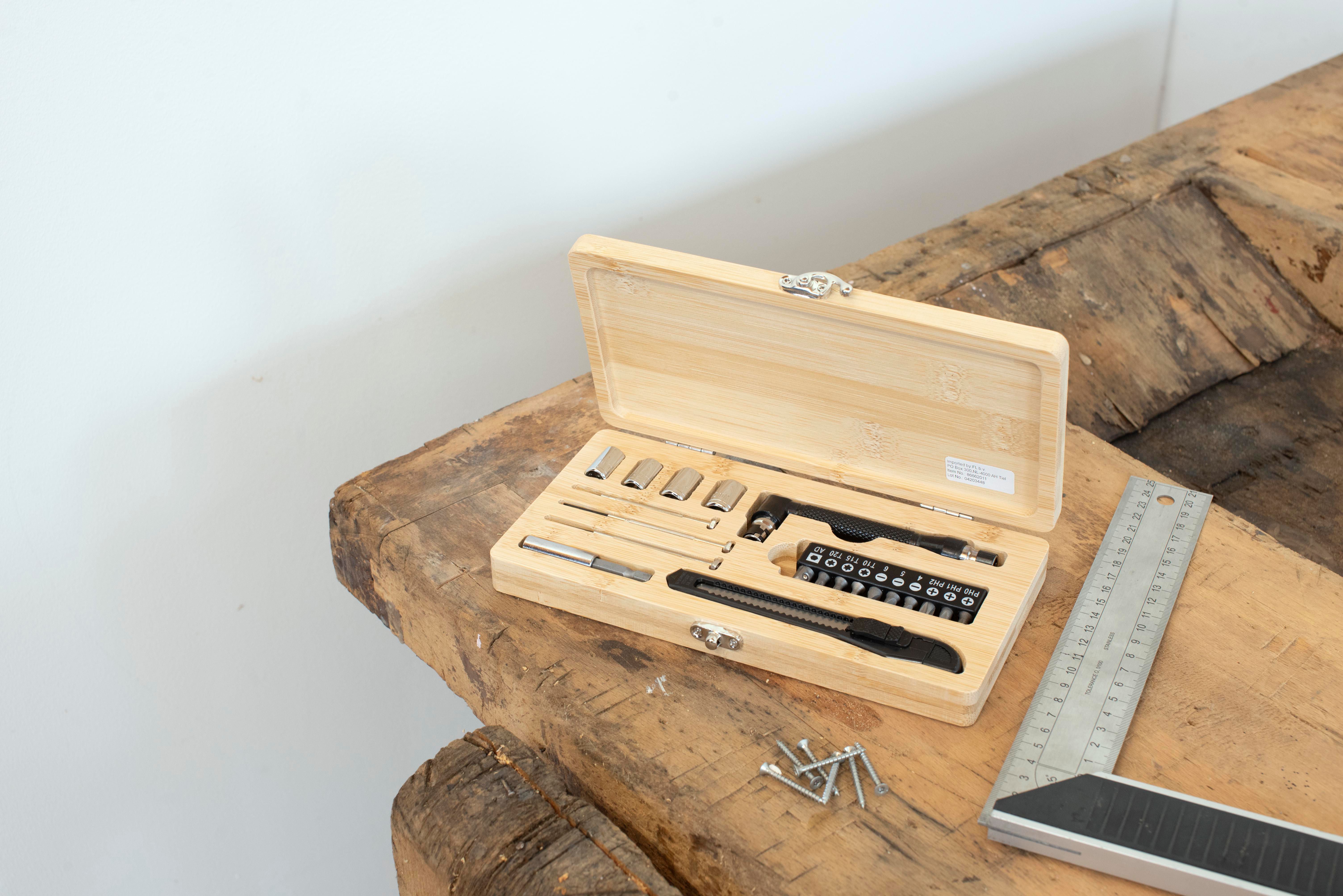 Boîte à outils de 27 pièces en bambou Elmar