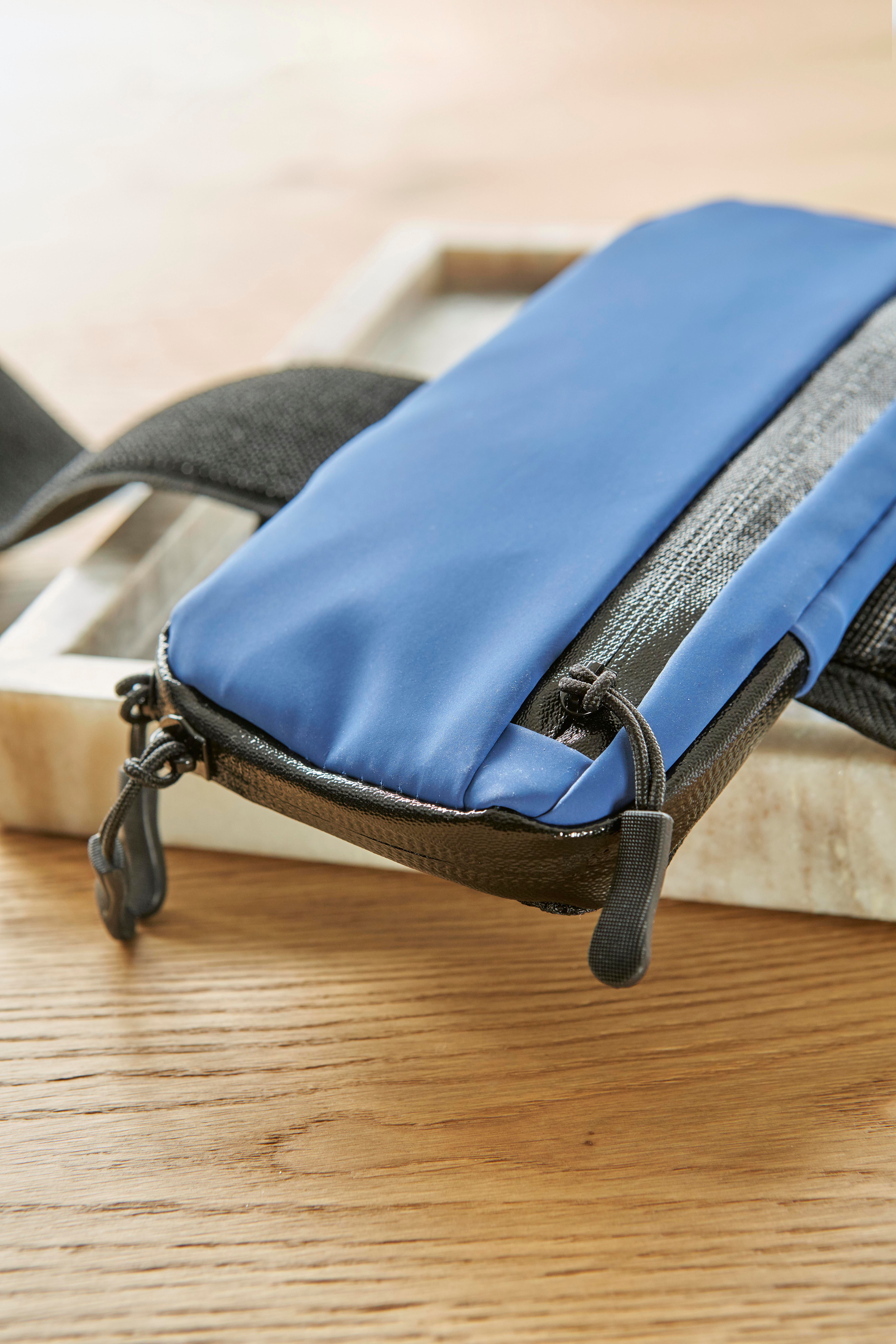 Pochette brassard en PU et polyester Christel