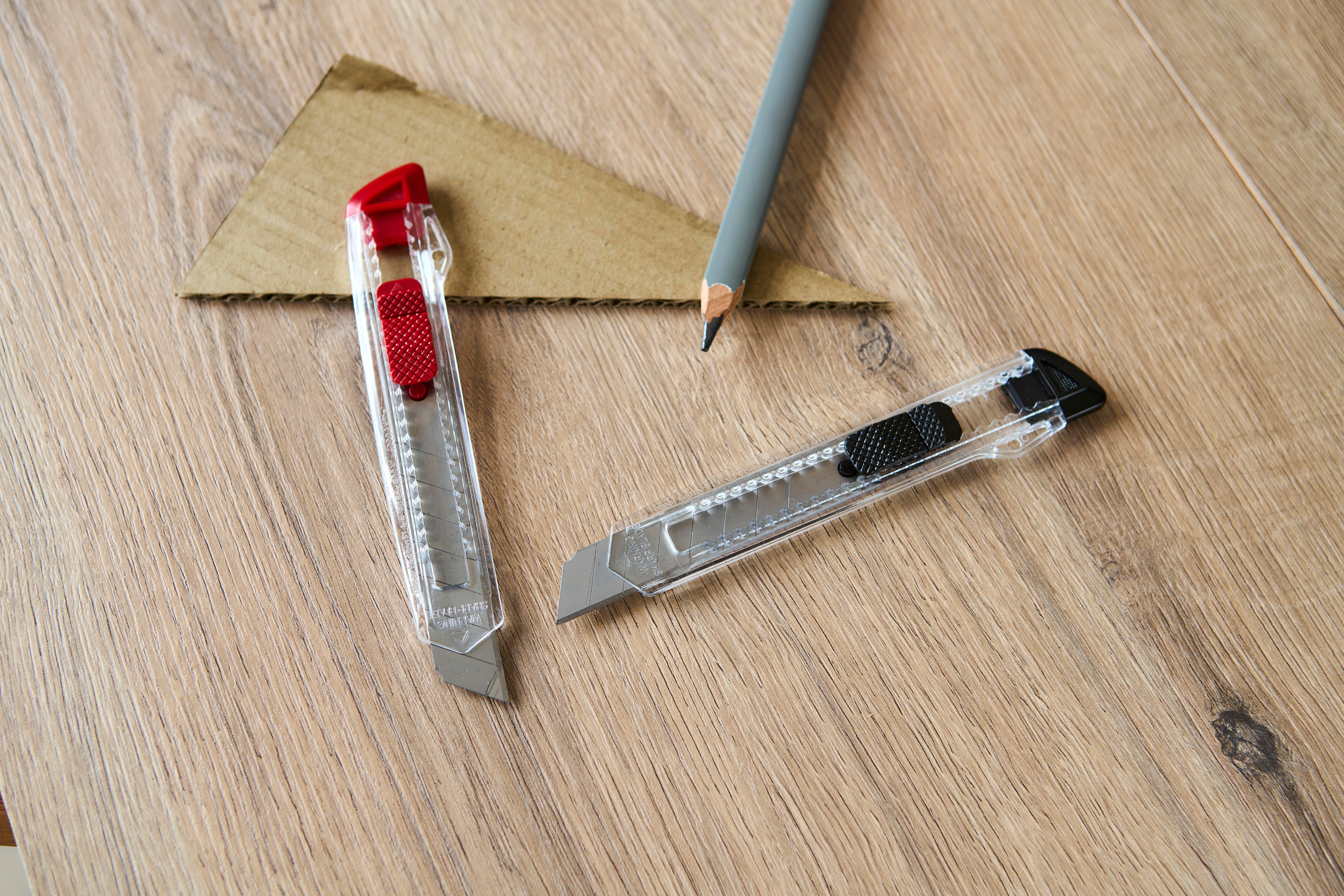 Cutter en plastique translucide Khia