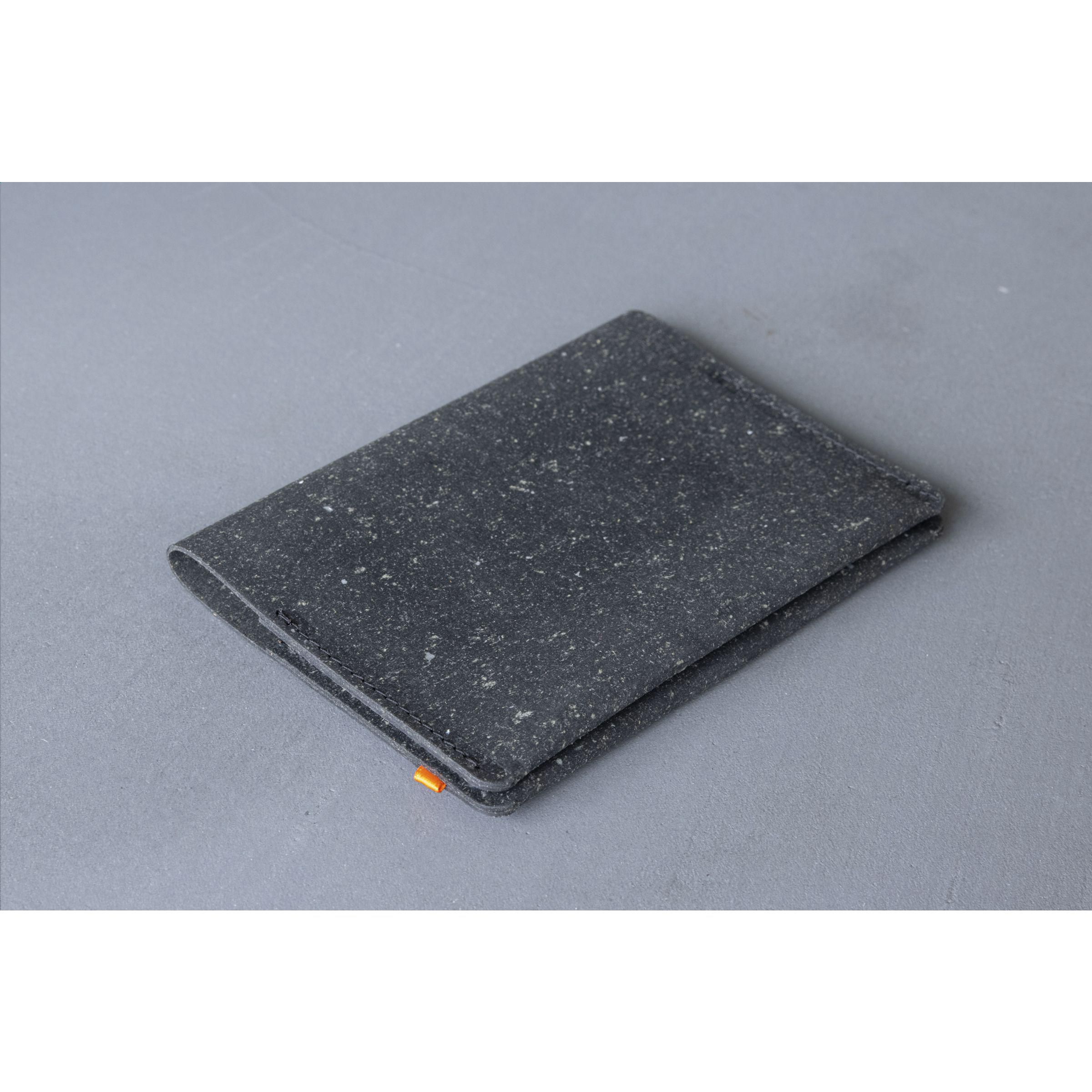 Recycled Leather Passport Holder étui à passeport