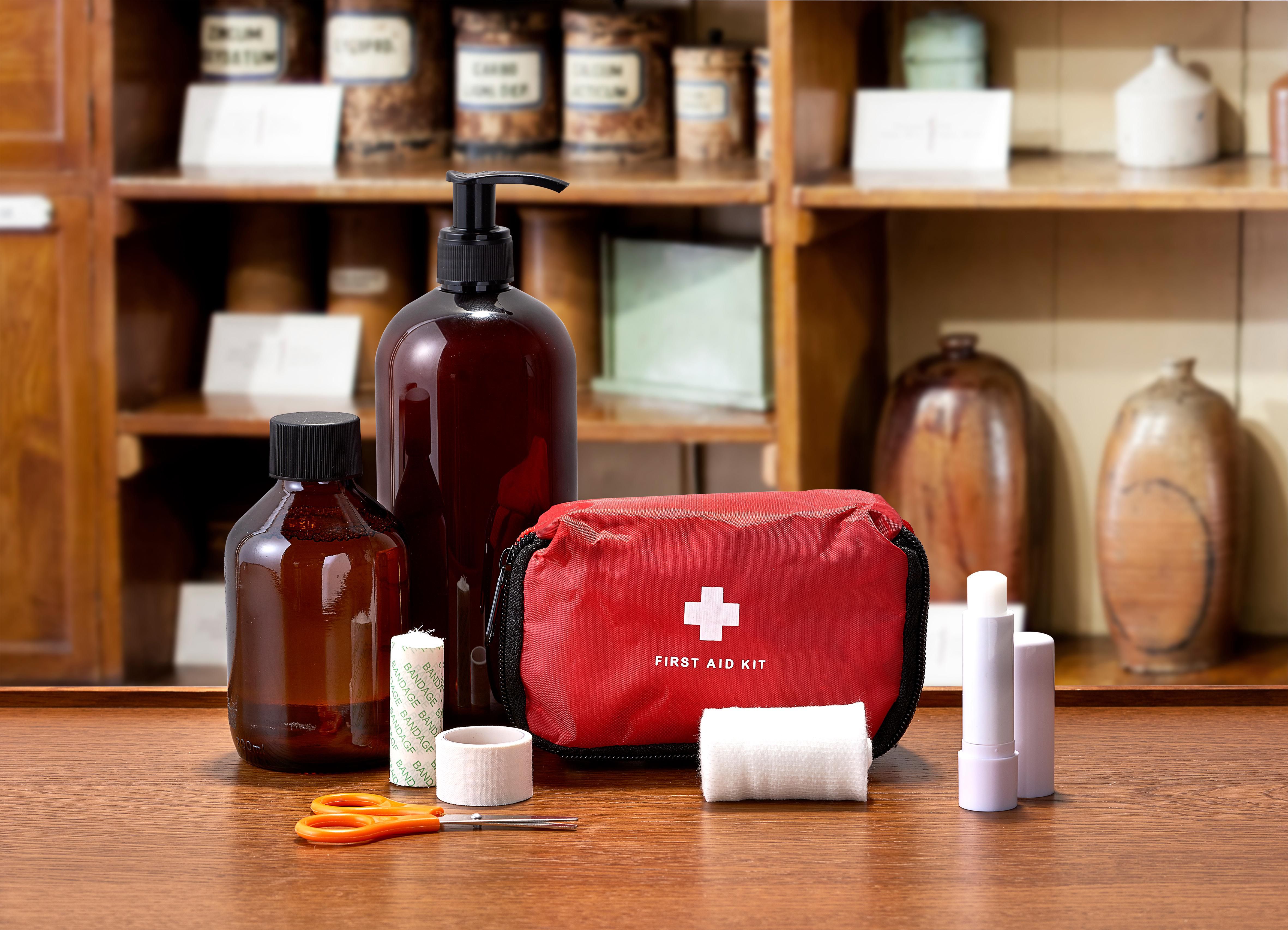 Trousse de secours Tiffany | 17 pièces